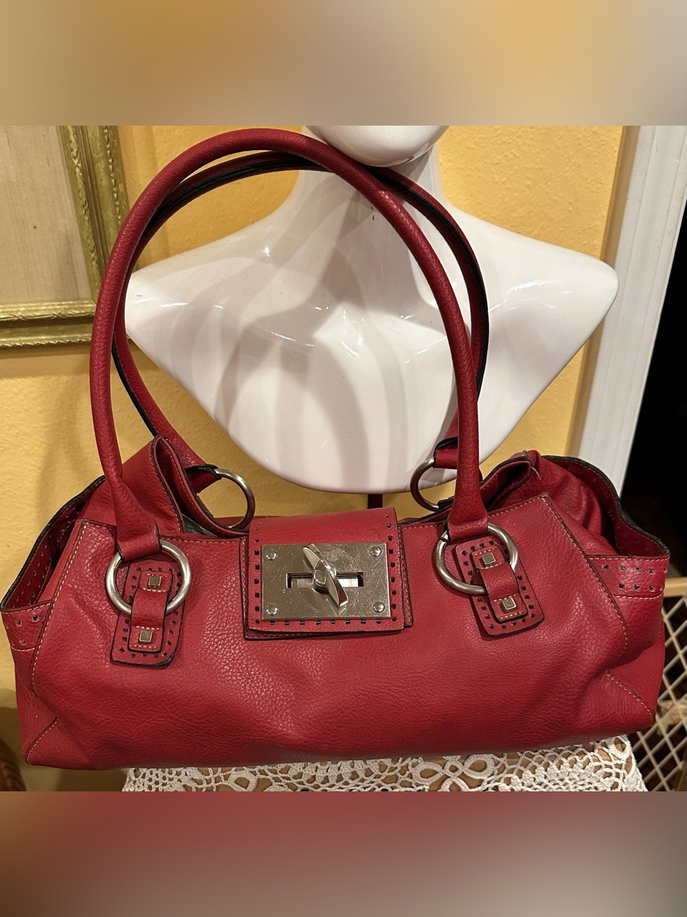 Red pebbled Leather Turn-Lock Shoulder Bag
